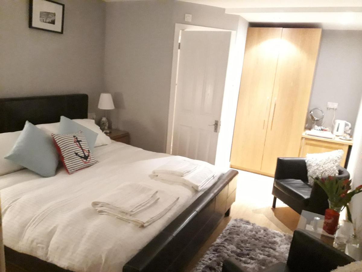 Coast 77 B&B Poole Kültér fotó