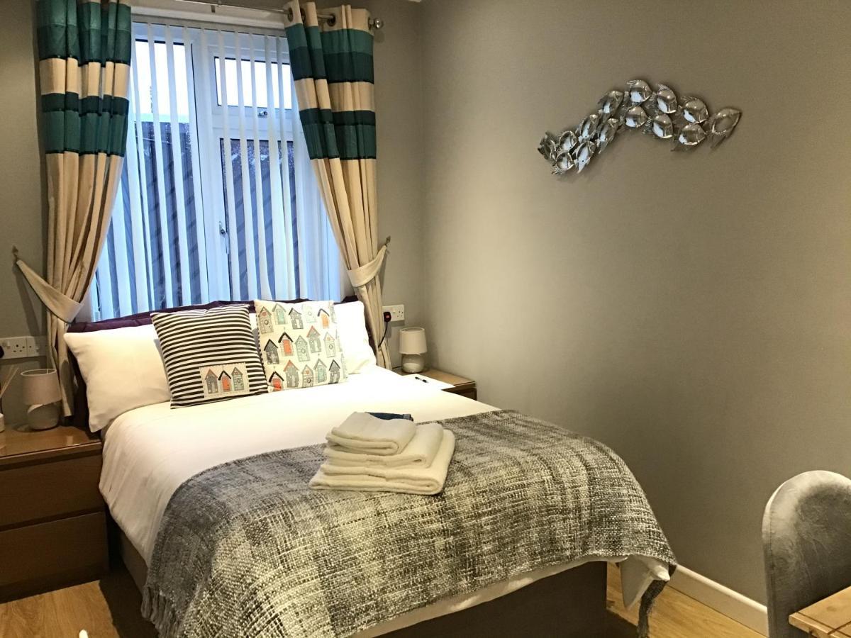 Coast 77 B&B Poole Kültér fotó