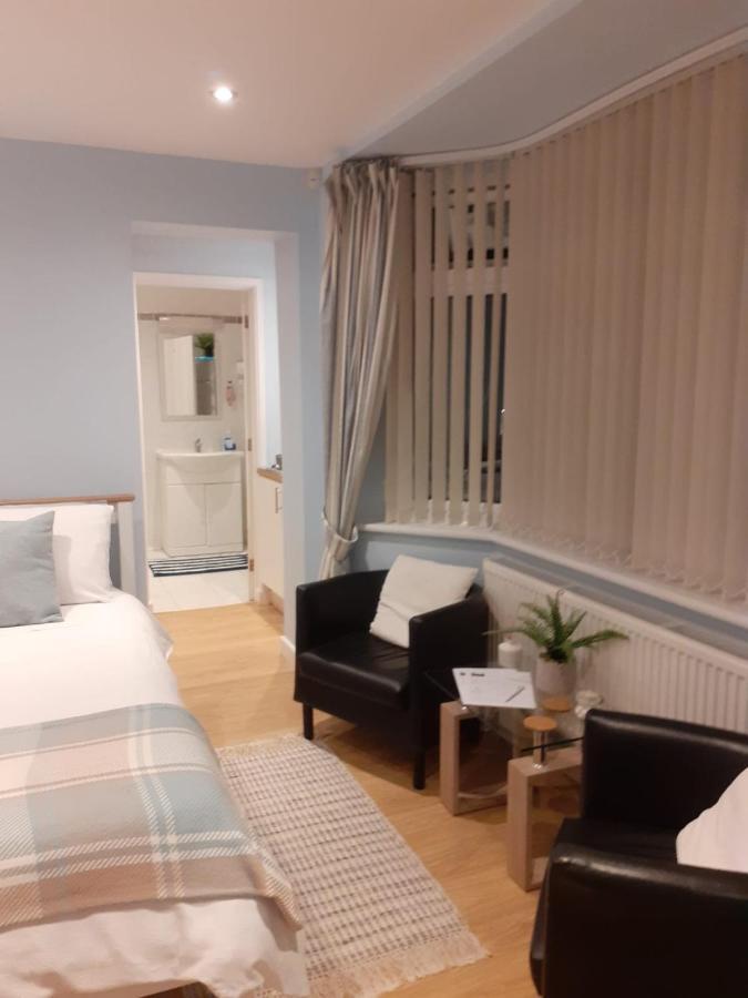 Coast 77 B&B Poole Kültér fotó